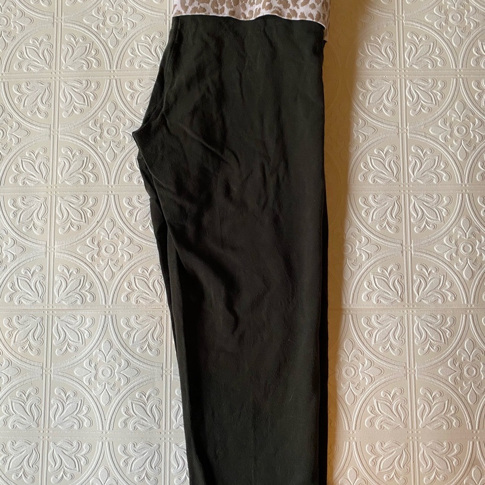 VS Pink leggings